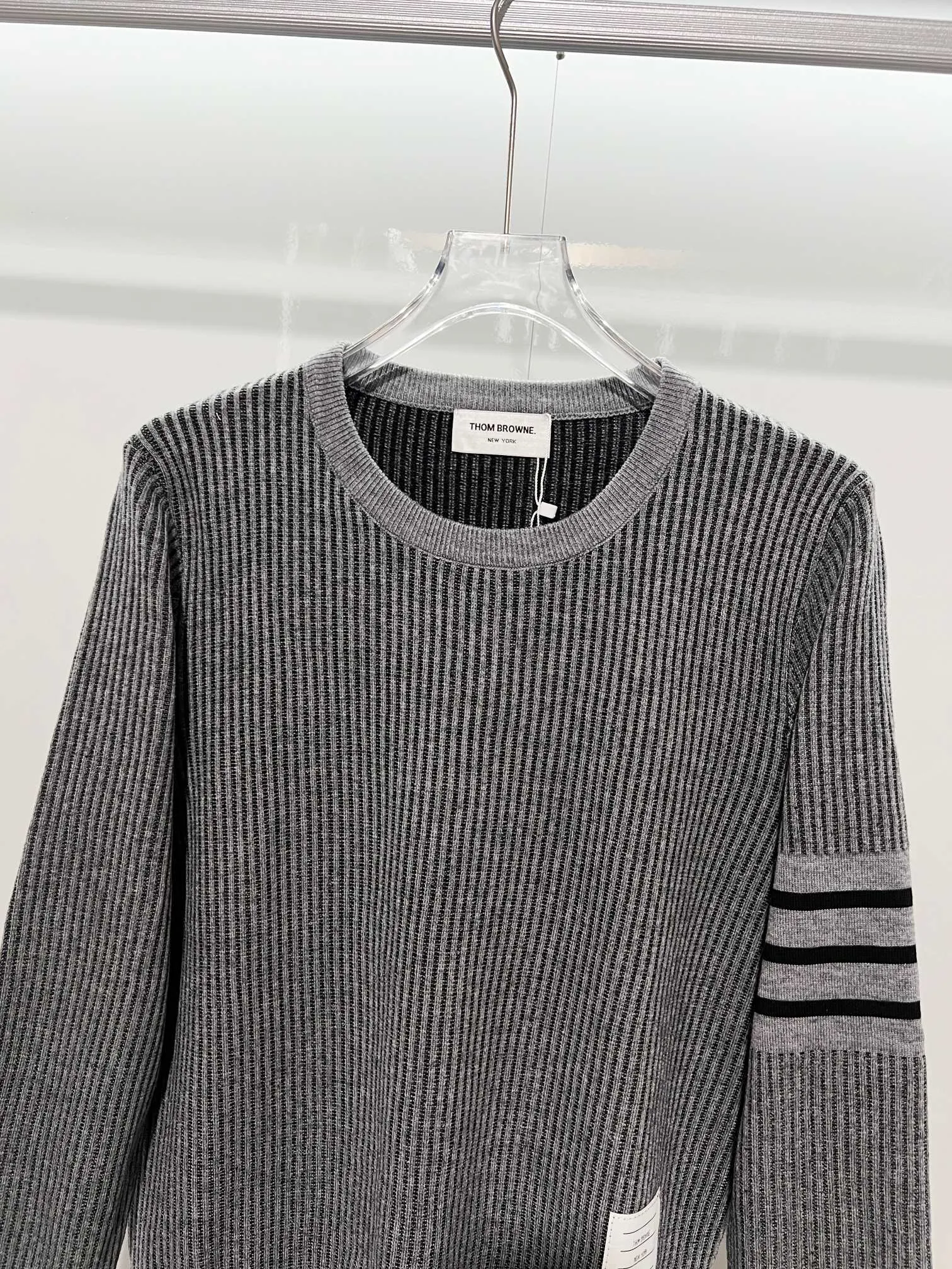 Thom Browne ➡️ ， Retro Same Style Versatile : Light Gray .Dark Gray . Size：M-2XL